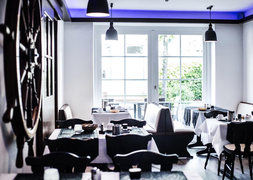 Hotel Tum Stueuermann Büsum Екстериор снимка