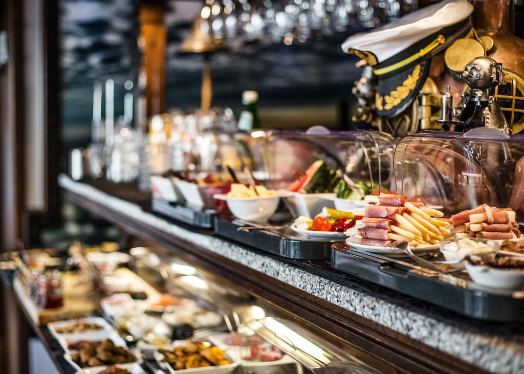 Hotel Tum Stueuermann Büsum Екстериор снимка